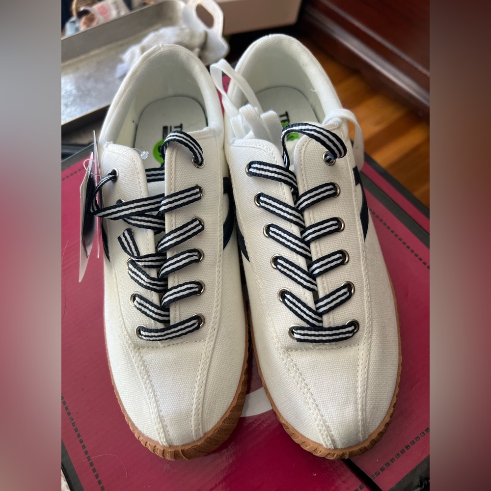 Trenton new sneakers size 9-1/2